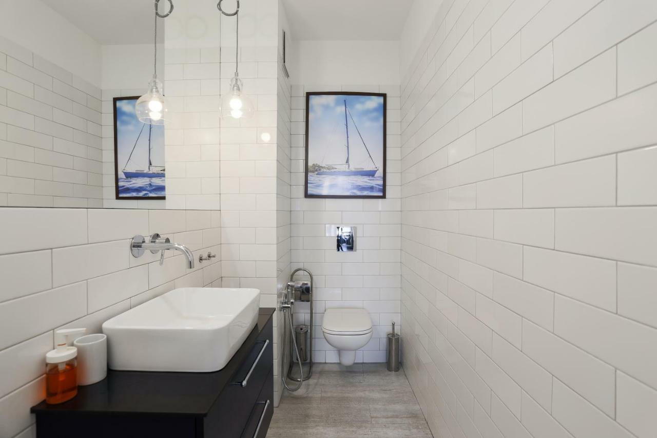 Unique Motlawa Riverbank Apartment グダニスク エクステリア 写真